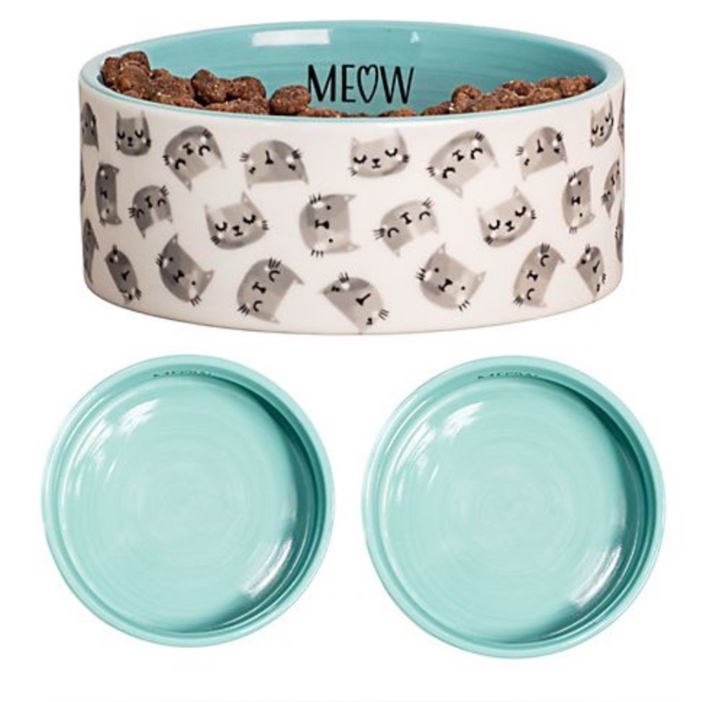 10 Strawberry Street Cat Face Pattern Pet Dishes set